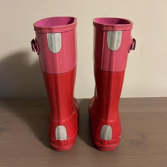 Hunter Red and Pink Rubber Boots - Girl’s Size 4 - Picture 5 of 9